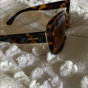 Sunglasses Nine West never worn